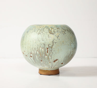 Apple Vase 1 by Robbie Heidinger
