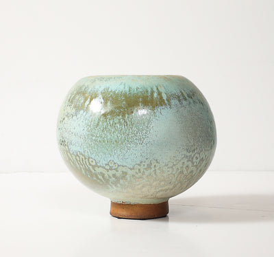 Apple Vase 1 by Robbie Heidinger