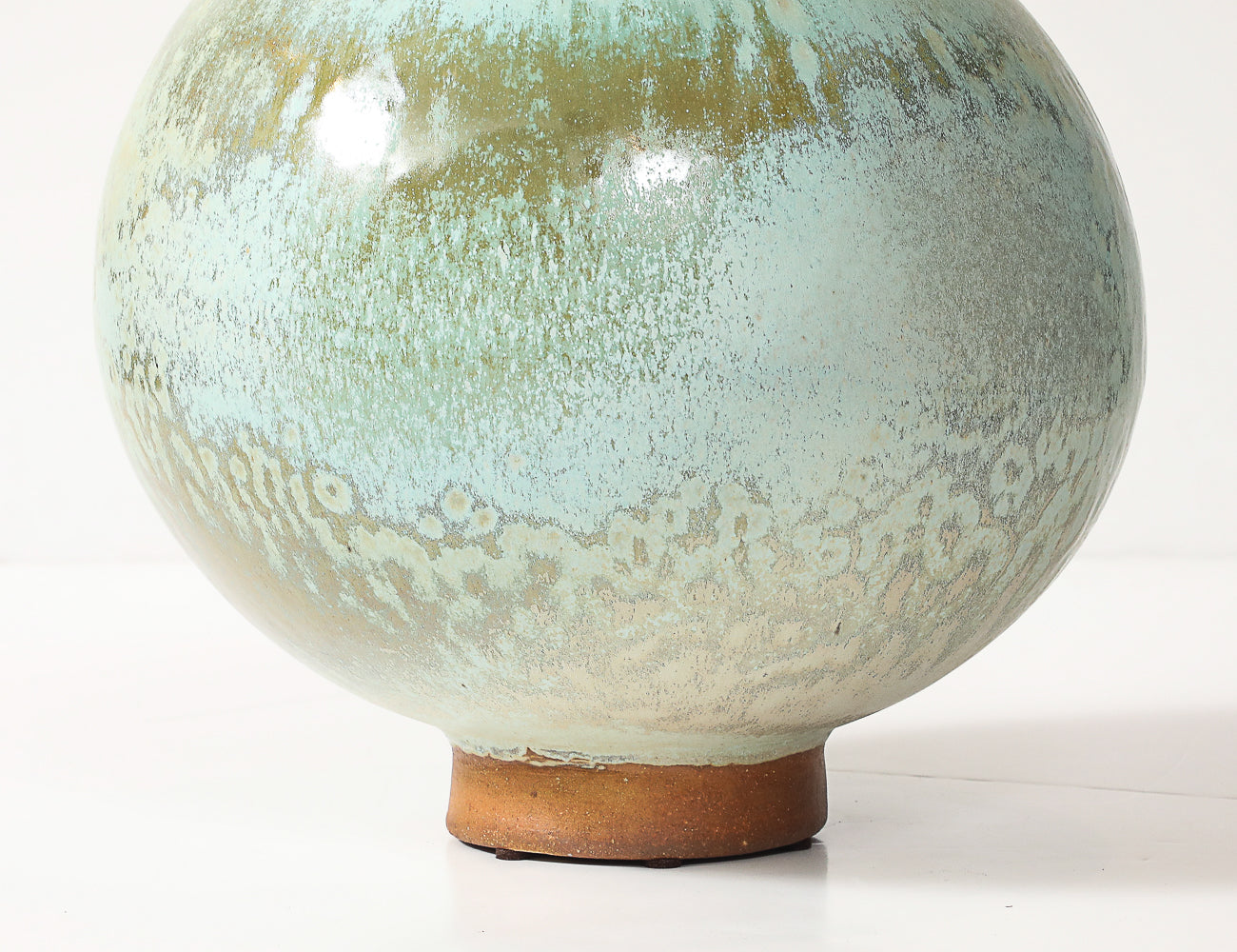 Apple Vase 1 by Robbie Heidinger