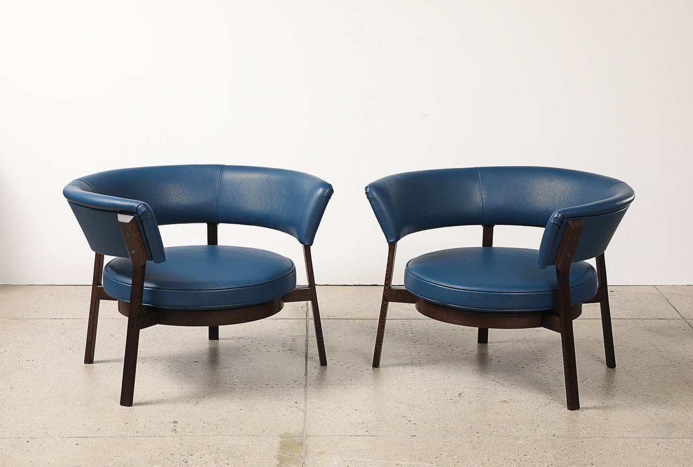 Pair of P28 Lounge Chairs by Eugenio Gerli for Tecno