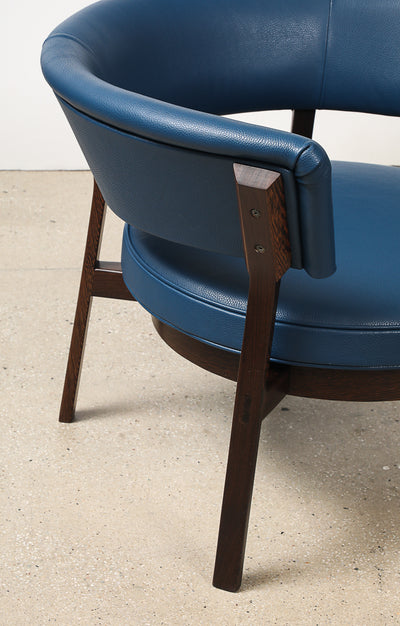 Pair of P28 Lounge Chairs by Eugenio Gerli for Tecno