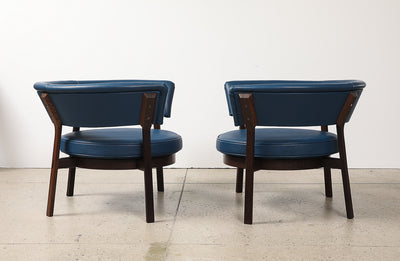 Pair of P28 Lounge Chairs by Eugenio Gerli for Tecno