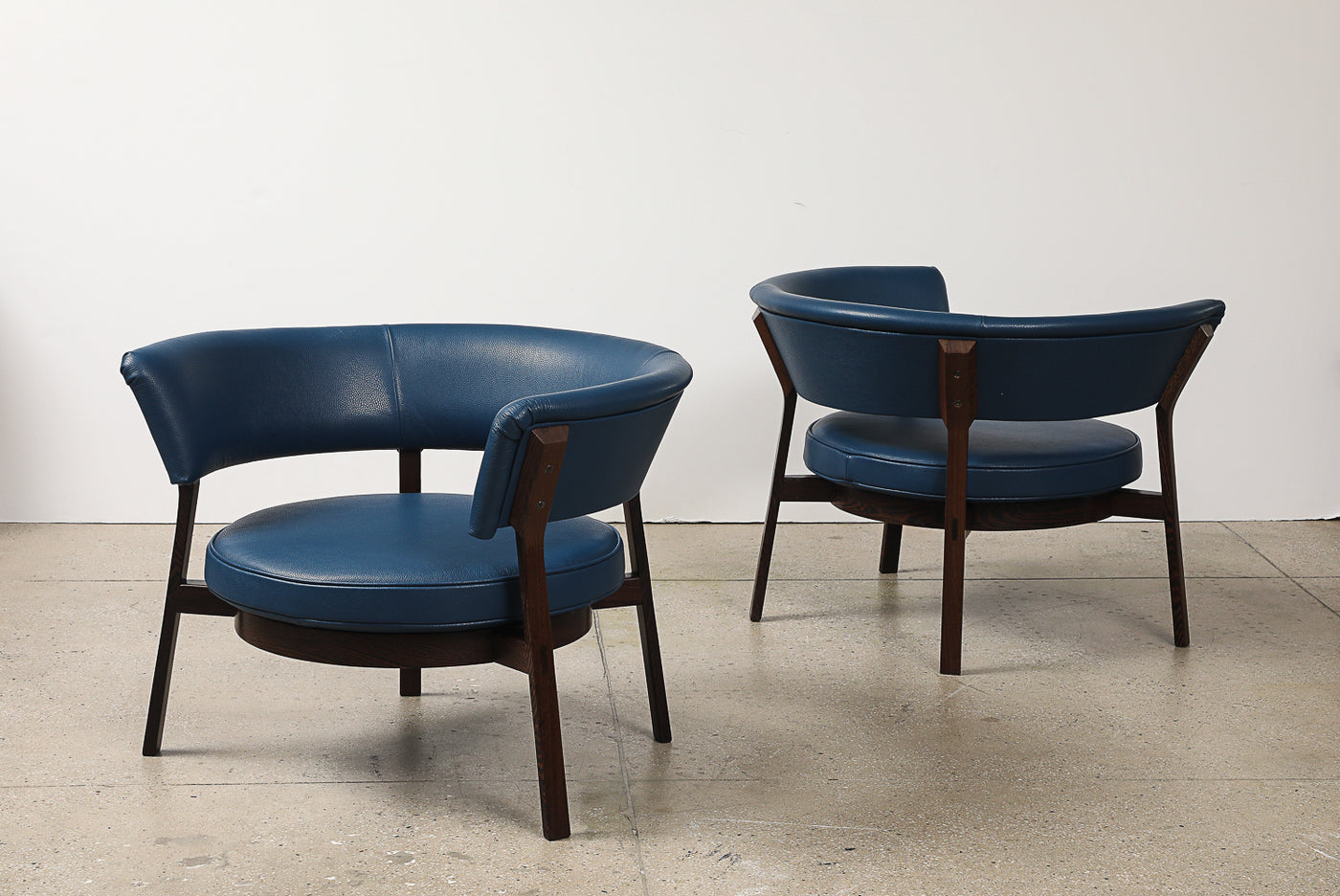 Pair of P28 Lounge Chairs by Eugenio Gerli for Tecno