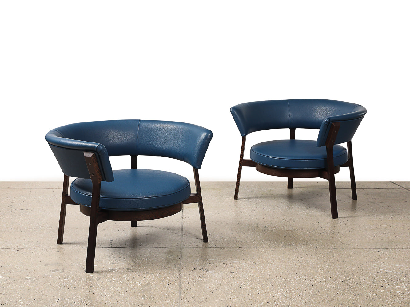 Pair of P28 Lounge Chairs by Eugenio Gerli for Tecno