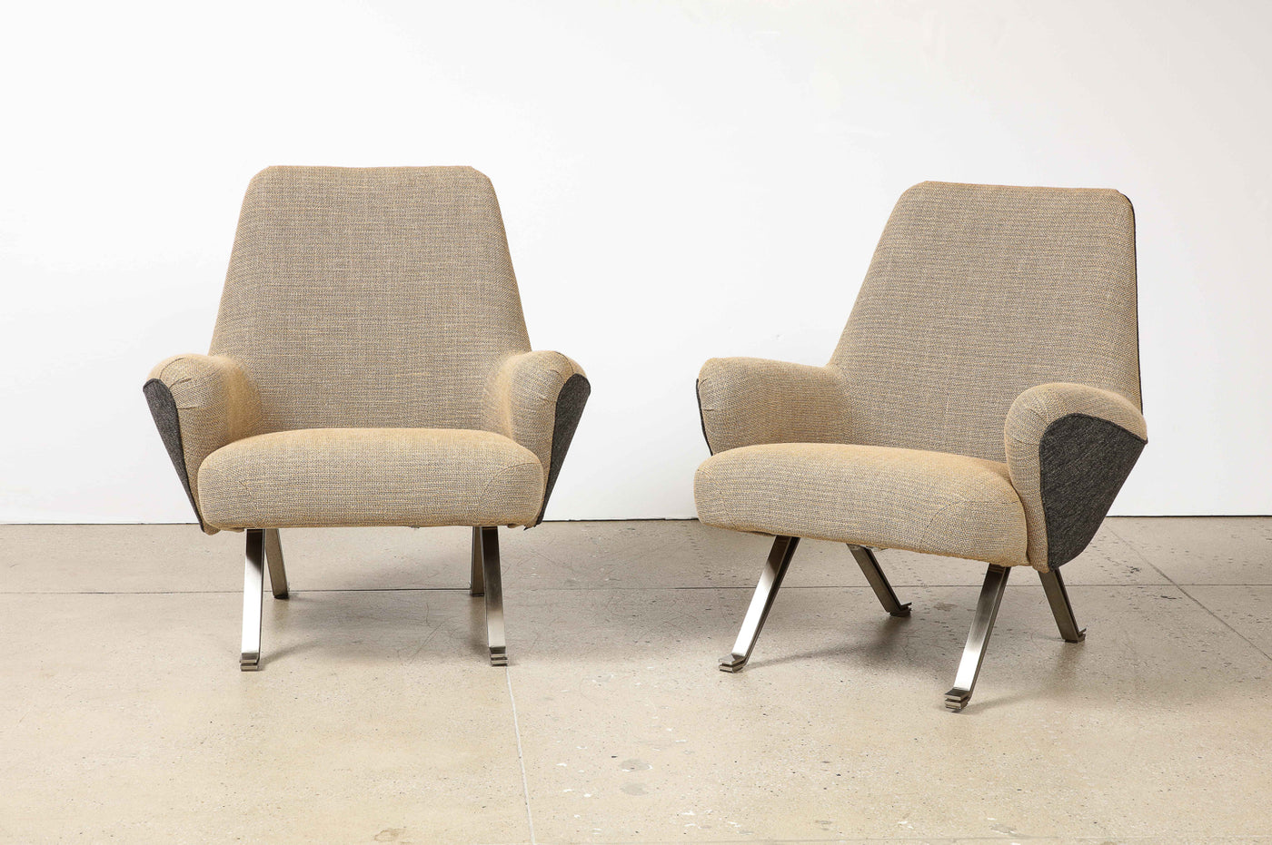 Pair of Lounge Chairs by Gianni Moscatelli for Formanova