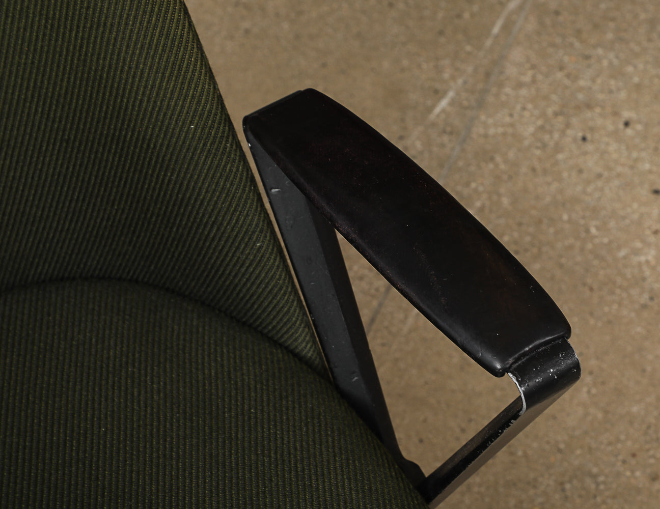 P99 Swivel Pull-Up Chair by Osvaldo Borsani for Tecno