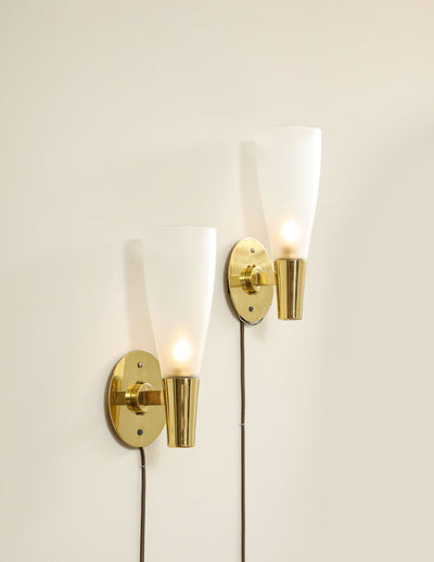 Pair of Sconces, Model 1537 by Max Ingrand for Fontana Arte