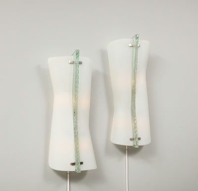 Rare Pair of Wall Lights by Max Ingrand for Fontana Arte